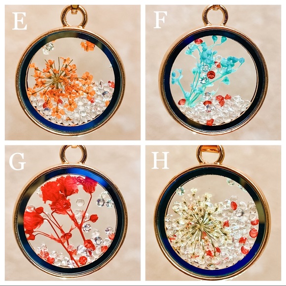Jewelry - Pressed Flower Glass Pendant with Chain NWOT